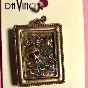 ☠️ Skull and Crossbones ☠️ Chunky 2 sided Pendant Gold-tone Statement,by DaVinci